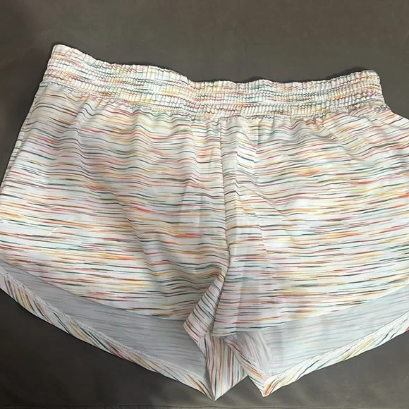 DSG Women's Stride Shorts 2.0- Pure White Spacedye- Small - Picture 8 of 10